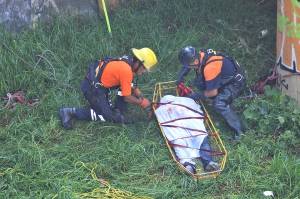 FOTOS: Hallan cadáver de un hombre en el río Atoyac en Puebla