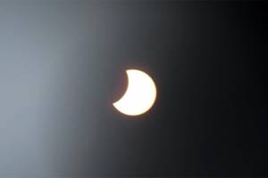 FOTOS: Así se vio el Eclipse parcial de Sol en Puebla este lunes