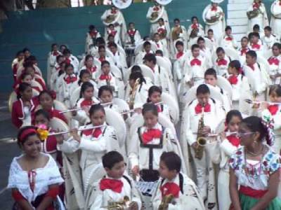De Tehuacán a Europa, Jaguares Marching Band