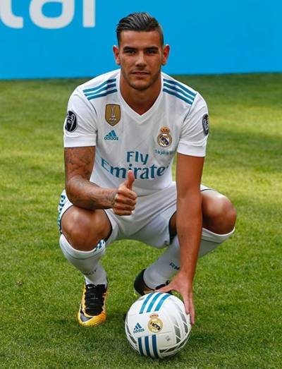 Theo Hernández fue presentado como jugador del Real Madrid