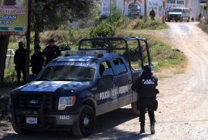 Huachicoleros enfrentan a policías federales en Cañada Morelos