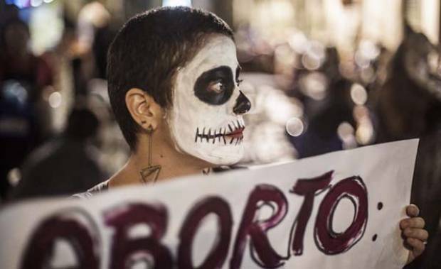 Morena anuncia que impulsará despenalización del aborto a nivel nacional