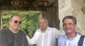 AMLO &quot;carga energía&quot; en Palenque con Silvio Rodríguez