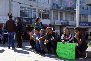 Padres y alumnos amenazan con reabrir la escuela Héroes de la Reforma este lunes