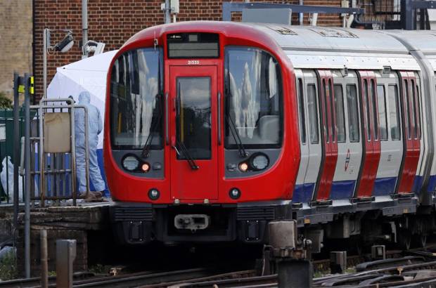 Estado Islámico reivindica bomba en el metro de Londres; hay 29 heridos