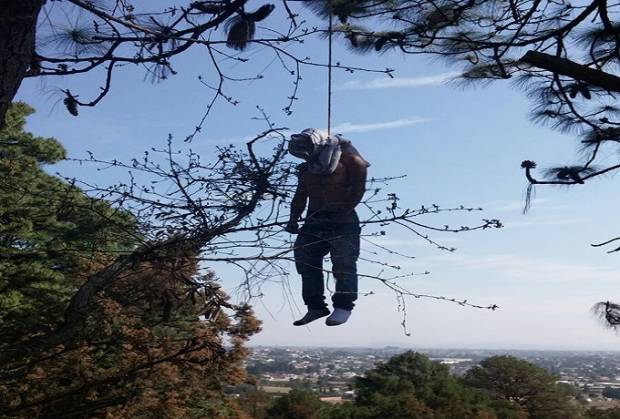 Hombre se ahorcó en el cerro de los Zapotecas de Cholula