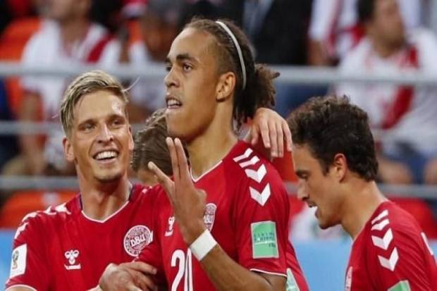 Perú &quot;voló&quot; penal y perdió 1-0 ante Dinamarca