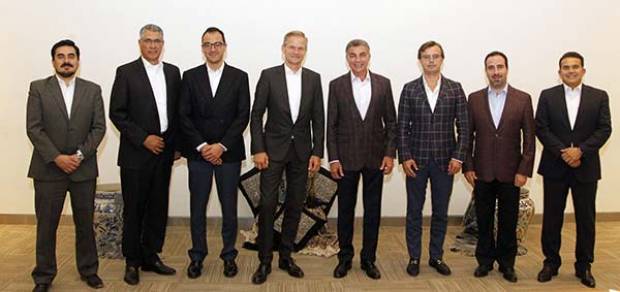 Tony Gali se reúne con presidente de Volkswagen México