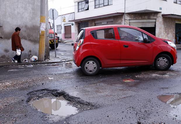 Puebla tendría seguro para reparar daños a automóviles por baches: Luis Banck