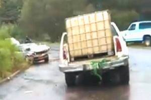 Mujer pereció prensada por camioneta huachicolera en Santa Rita Tlahuapan