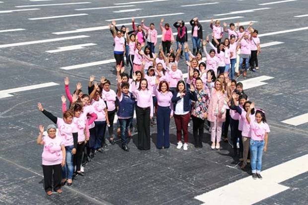 Dinorah López de Gali entregó apoyos a pacientes diagnosticadas con cáncer de mama