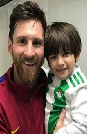 VIDEO: Messi y el gran recibimiento al hijo de Andrés Guardado