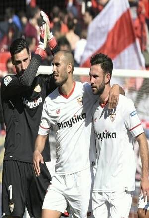 Layún participó en victoria del Sevilla 1-0 ante Girona