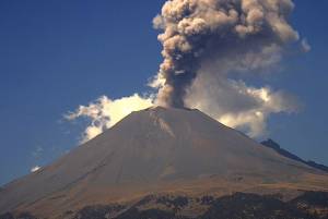 Popocatépetl presenta 110 exhalaciones y seis explosiones