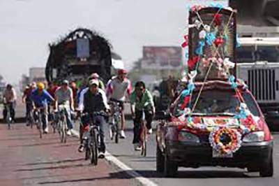 Arzobispo de Puebla pide respeto y precaución por peregrinos en autopistas