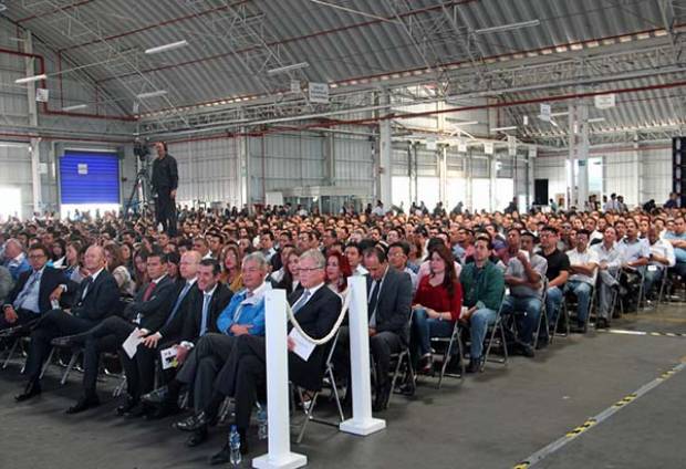 Volkswagen lleva a cabo juntas informativas con su personal de Puebla