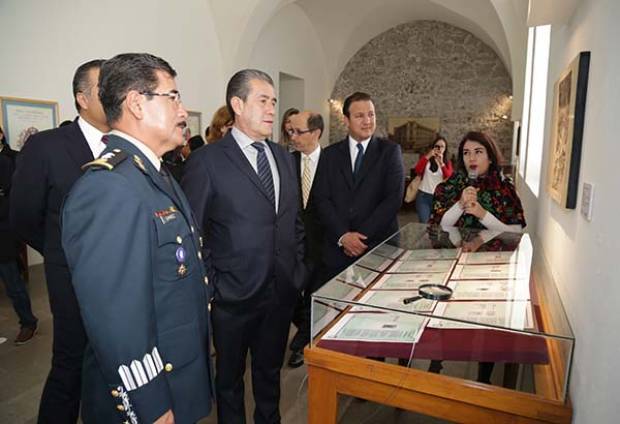 Diódoro Carrasco inaugura exposición de timbres en Museo del Ejército