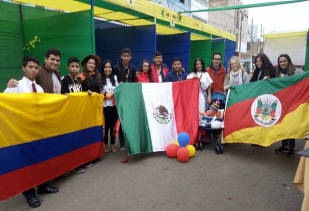 Alumnos del ITS de Zacapoaxtla ganan oro en Perú en muestra científica latinoamericana