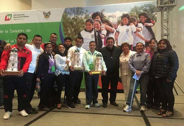Docentes poblanos de educación física obtienen reconocimiento en concurso nacional
