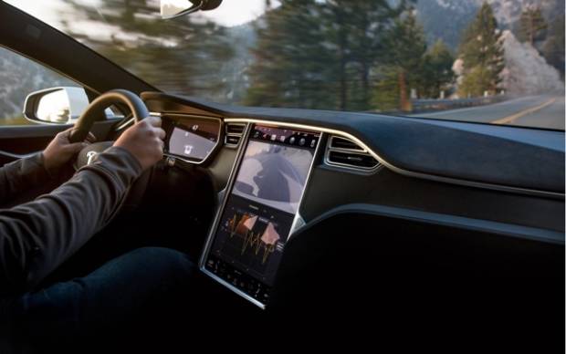 Los Tesla recibirán una actualización para convertirse en verdaderos coches autónomos