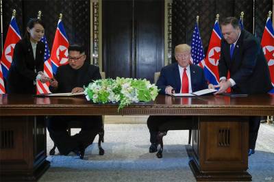 Trump pacta &quot;desnuclearización completa&quot; de Corea del Norte