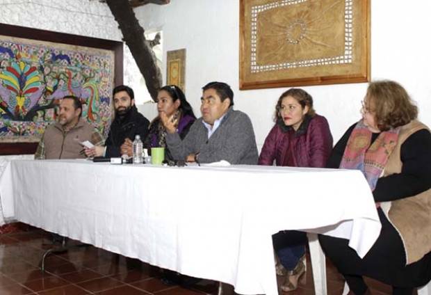 Gobiernos del PRD en Puebla se convirtieron en un lastre: Barbosa