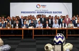 Tony Gali se reúne con alcaldes electos de Por Puebla al Frente