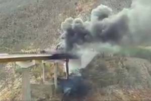 VIDEO: Cierran la autopista Cuacnopalan-Oaxaca por explosión de pipa