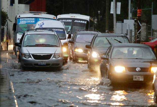 Lluvia en Puebla dejó varias zonas inundadas