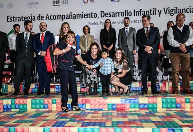 Laura Barrera presentó en Puebla la estrategia de desarrollo infantil y vigilancia nutricional