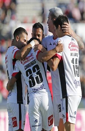 Lobos BUAP se despide con victoria 2-0 ante Toluca