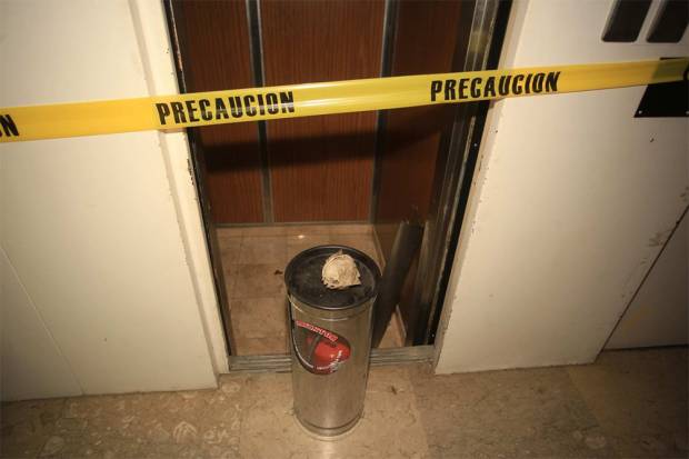 Desplome de elevador en Tlatelolco deja cuatro lesionados