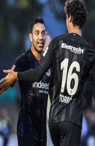 Marco Fabián anotó doblete con el Eintracht en partido amistoso