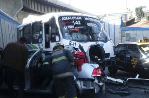 Tres heridos por choque entre auto, taxi y Ruta 41 en el Circuito Juan Pablo II