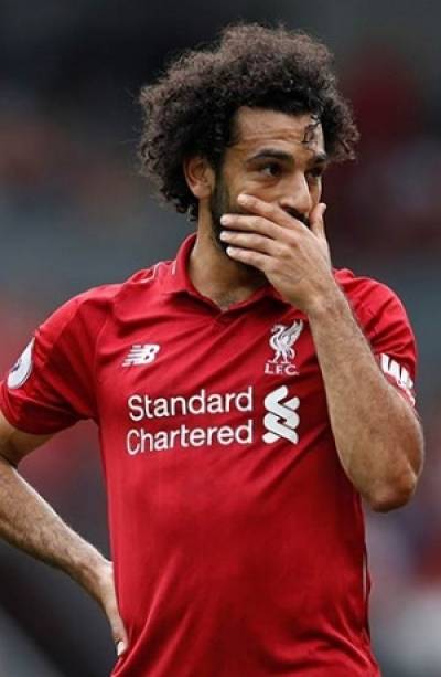 Liverpool denunció a Mohamed Salah por utilizar el celular mientras conducía