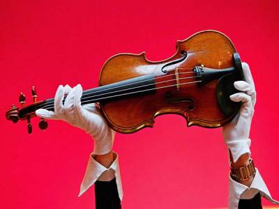El Stradivarius de 3 millones olvidado en una comandancia de España