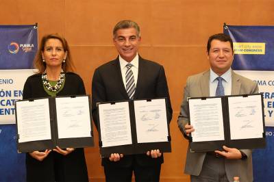 Tony Gali firma convenio de colaboración con Unesco y Fira Barcelona