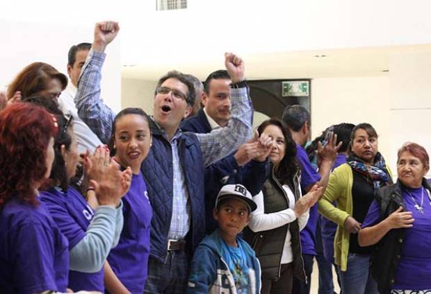 Ríos Piter dice que busca conseguir 50 mil firmas de apoyo en el estado de Puebla