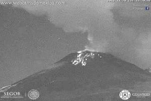 Popocatépetl registró lanzamiento de material incandescente