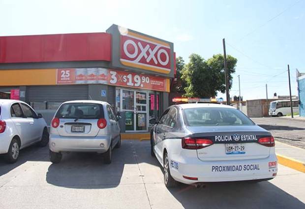 Tiendas de conveniencia registran 10 asaltos semanales en Puebla