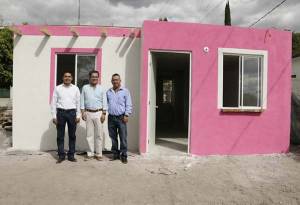 Inicia entrega de viviendas a familias damnificadas por el sismo en Tlapanalá