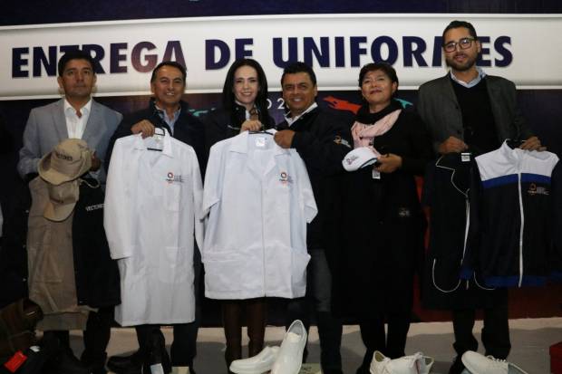 Secretaría de Salud entrega más de 125 mil uniformes a personal sindicalizado