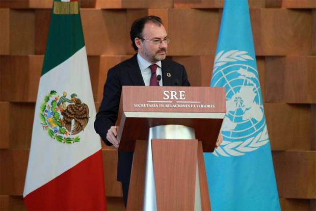 México pide a España y Cataluña alcanzar una solución pacífica