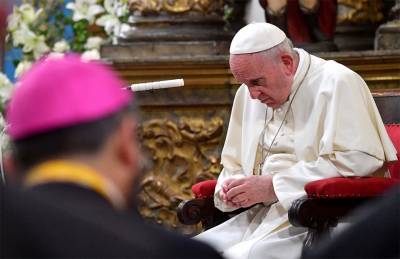 Papa Francisco pide perdón por abusos de religiosos a niños