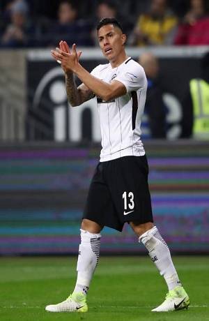 Eintracht Frankfurt compró a Carlos Salcedo