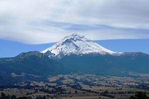 Rescatan a tres alpinistas extraviados en el Pico de Orizaba