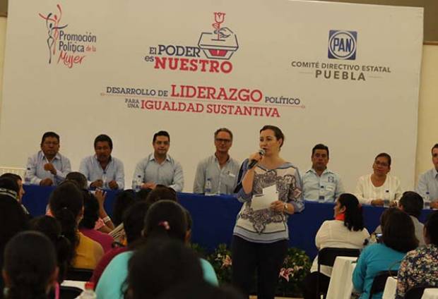 PAN capacita a mujeres de Tehuacán ante la elección de 2018