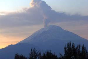 VIDEOS: Popocatépetl concluye imponente tren de exhalaciones
