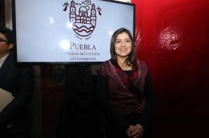 Claudia Rivera no bajará salarios en ayuntamiento de Puebla hasta 2019
