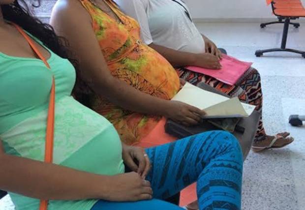 El 80% de embarazadas en Puebla sólo acude una vez a revisión: IMSS
